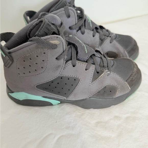 Nike Air Jordan 6 Retro Gray Green Glow Kids Size 12C - Picture 2 of 12